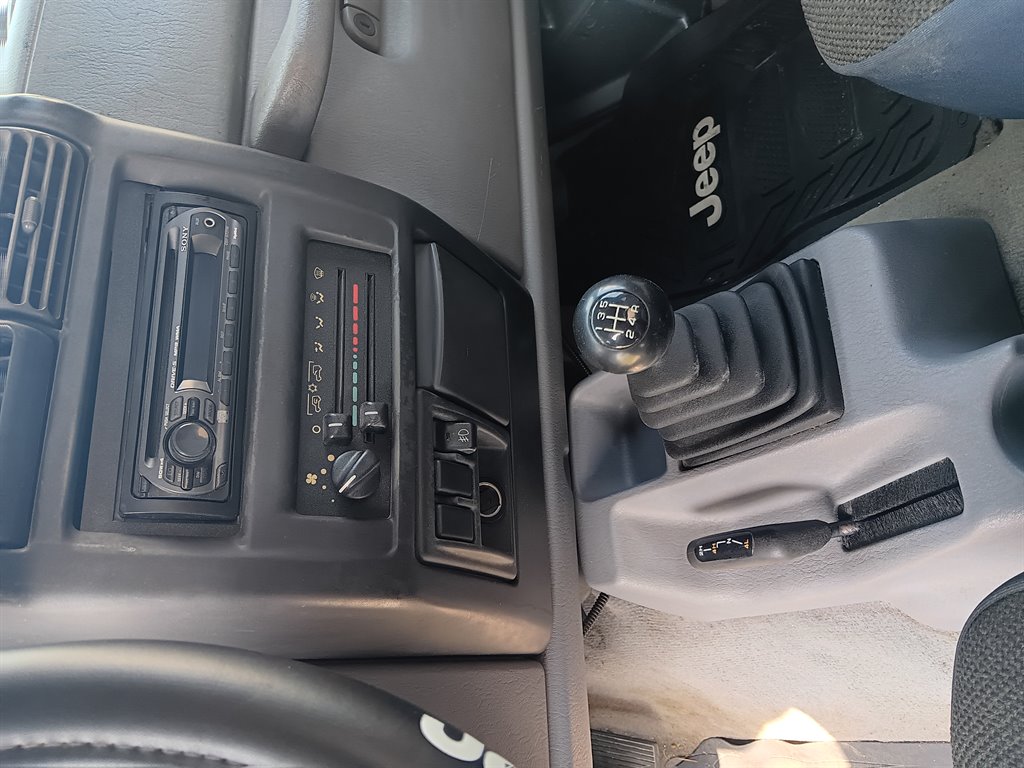 1998 Jeep Wrangler SPORT - Photo 12