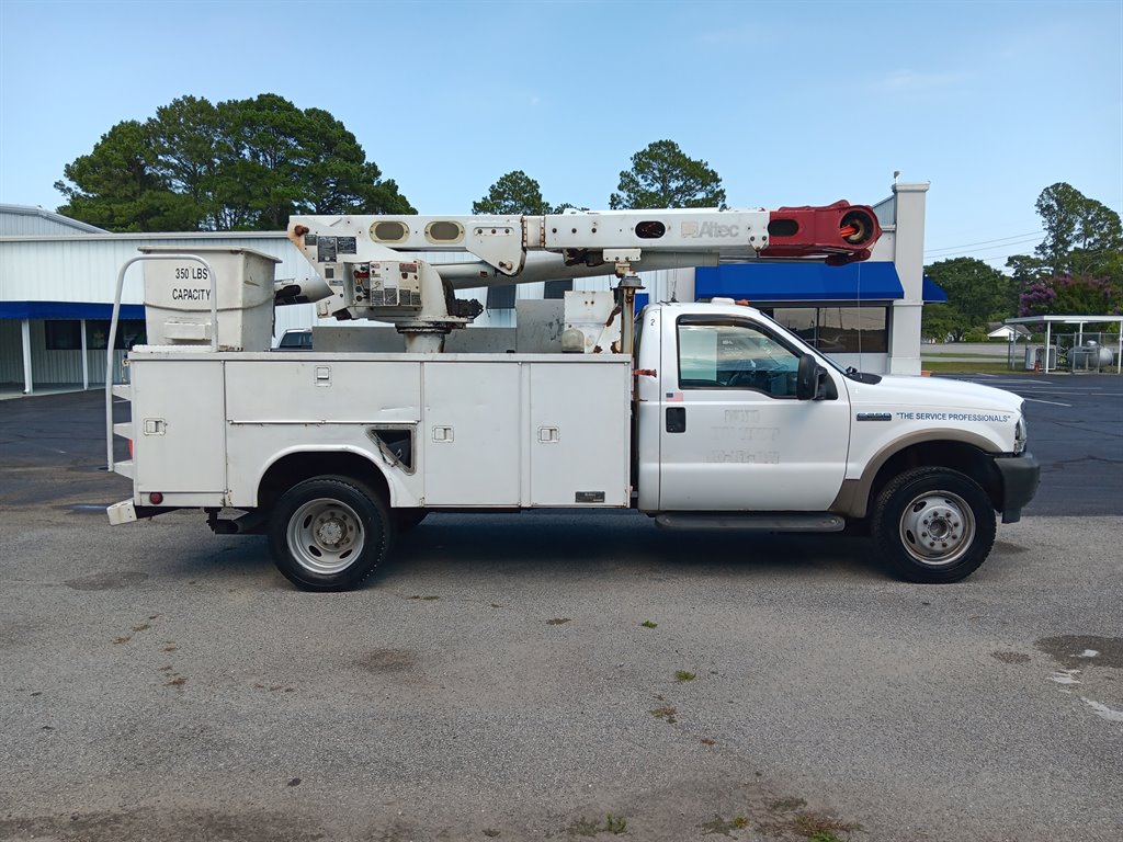 2004 Ford F-550's photo
